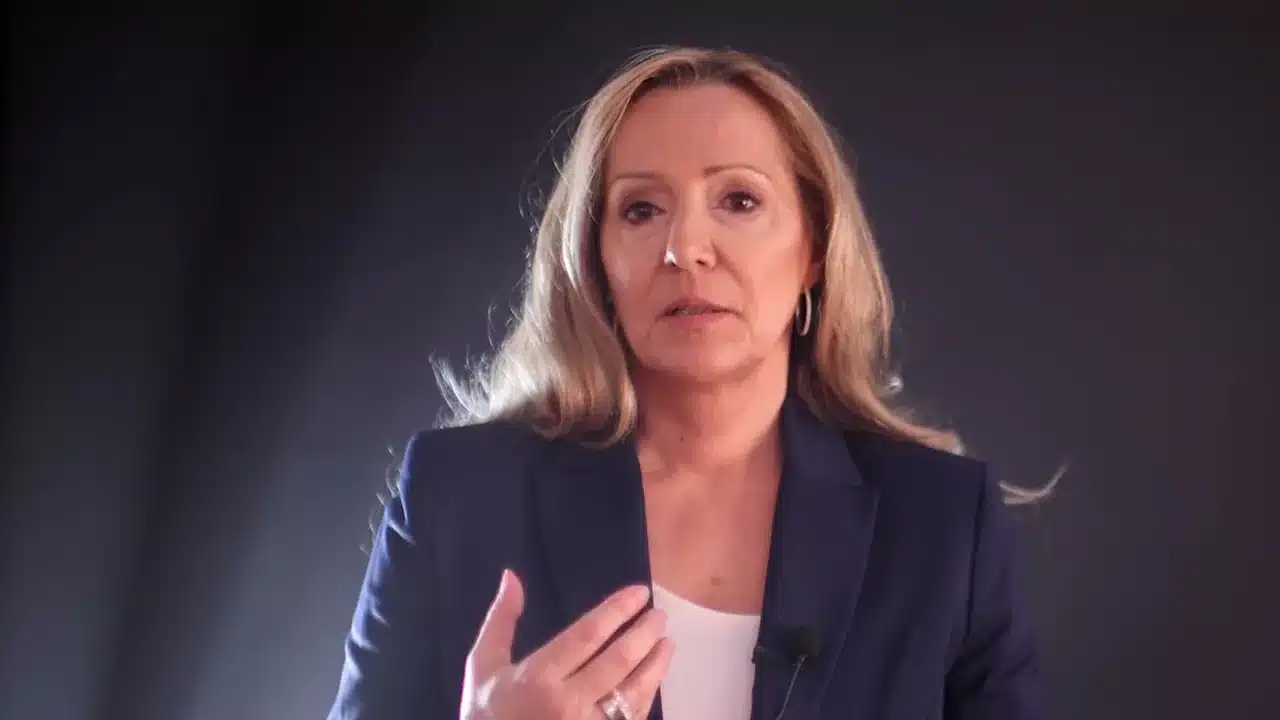 Susan Froitzheim in einer Folge von „Dein Weg in die Medialität“